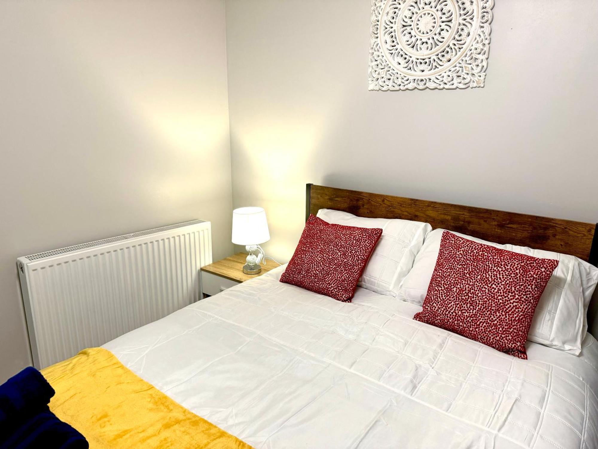 Comfy Studio Flat And Workspace Near Ashton-U-Lyne Station Stalybridge Bagian luar foto