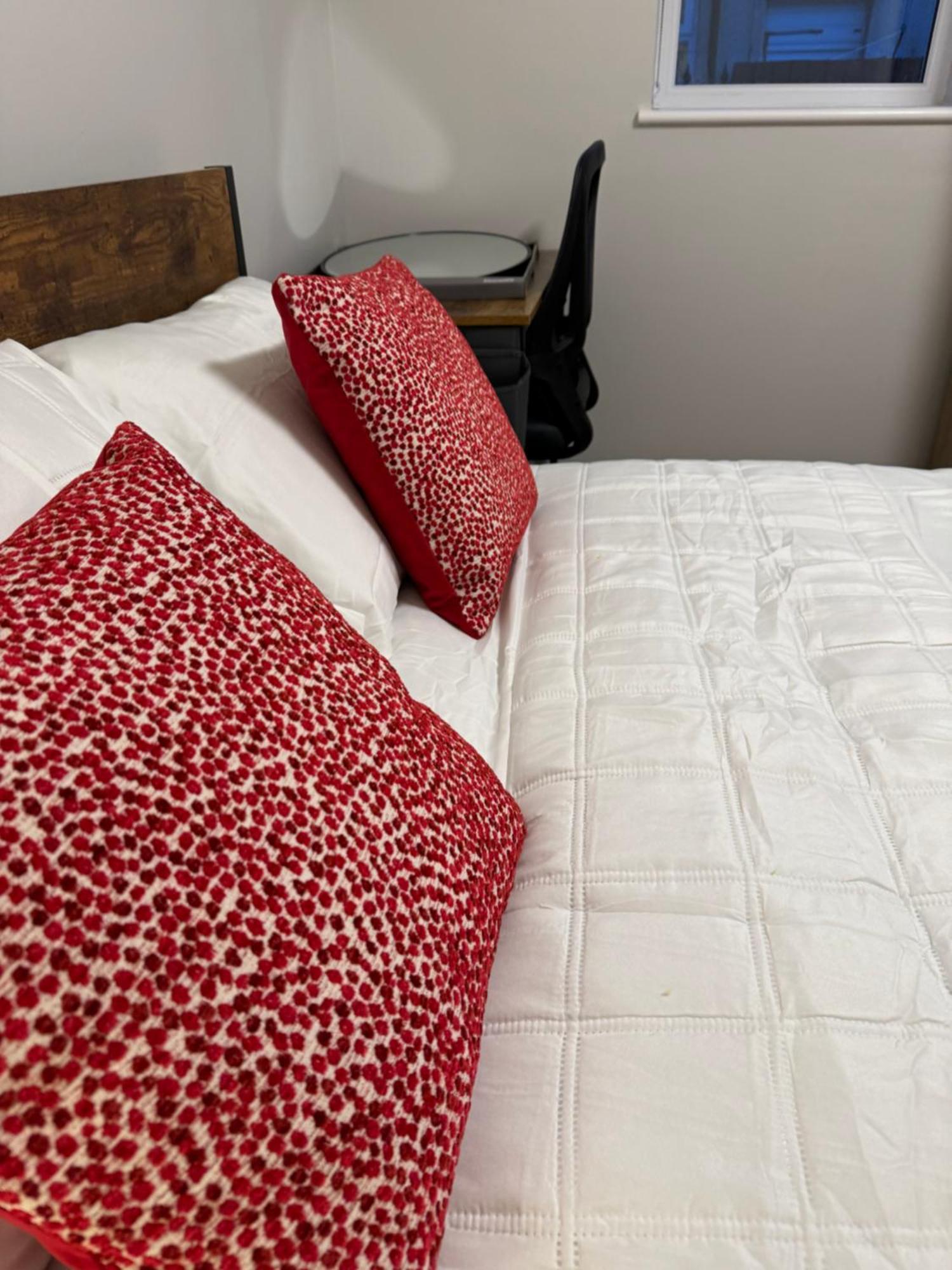 Comfy Studio Flat And Workspace Near Ashton-U-Lyne Station Stalybridge Bagian luar foto