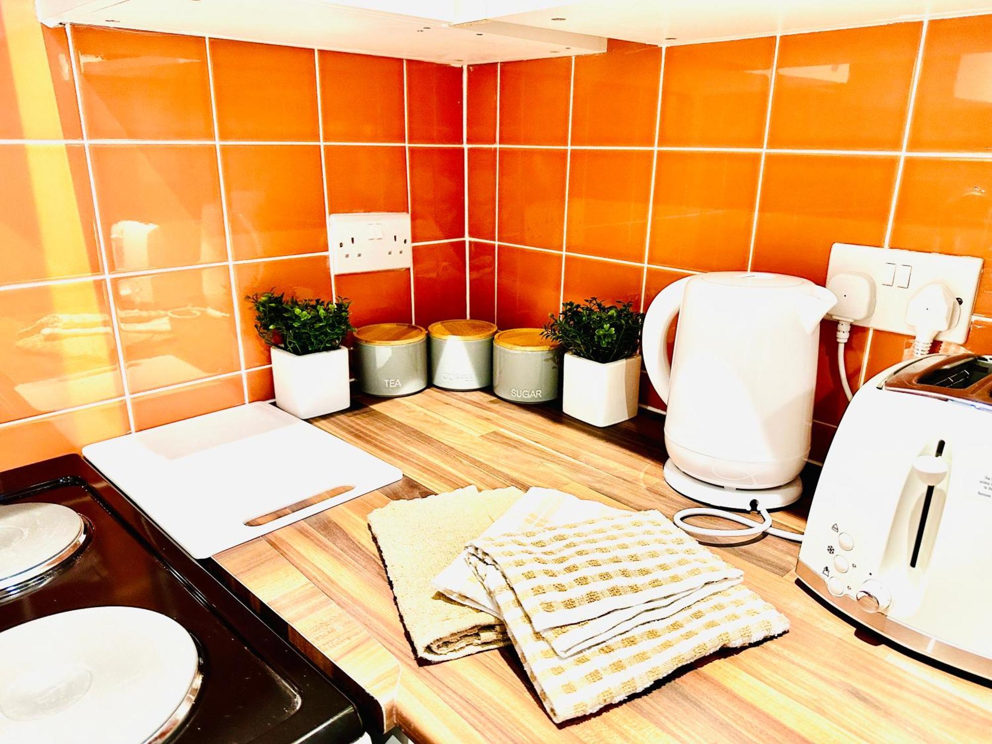 Comfy Studio Flat And Workspace Near Ashton-U-Lyne Station Stalybridge Bagian luar foto