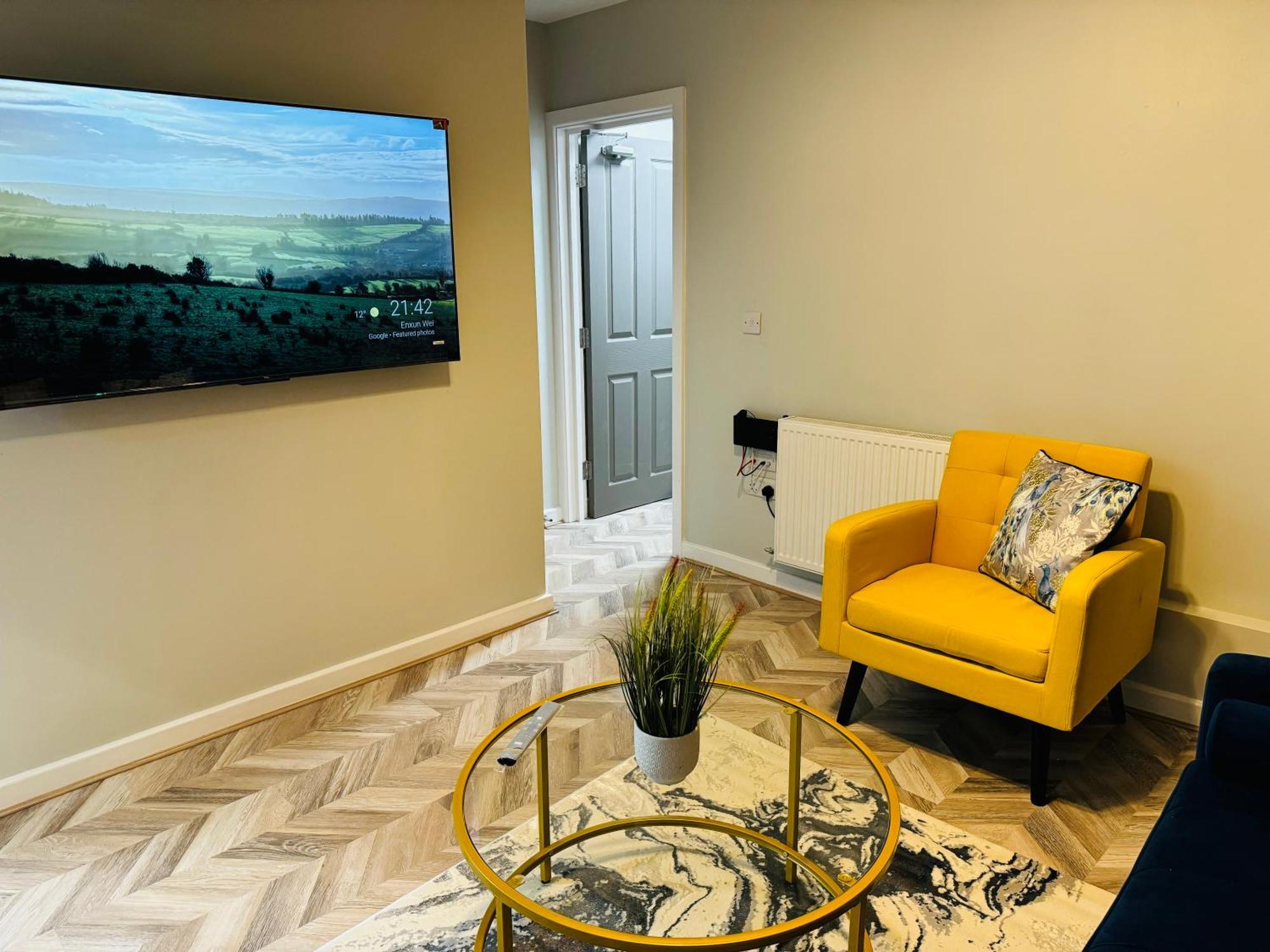 Comfy Studio Flat And Workspace Near Ashton-U-Lyne Station Stalybridge Bagian luar foto